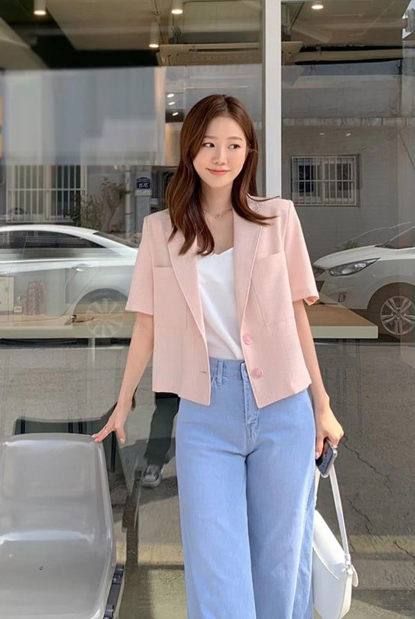 4 cách làm mới blazer cộc tay để nàng công sở biến hóa phong cách khi đi làm