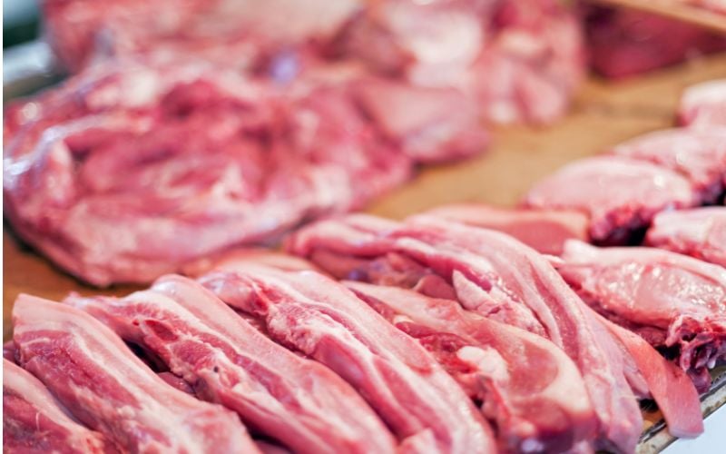 Dấu hiệu nhận biết thịt lợn hỏng cần tránh kẻo rước bệnh